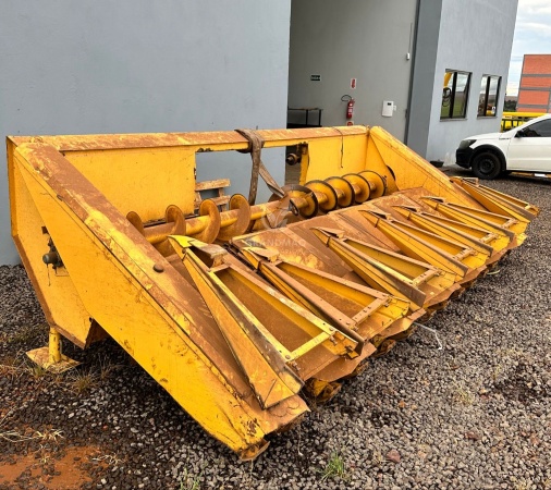 Plataforma New Holland BM5 ano 2001