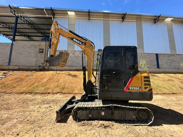 Mini Escavadeira SANY SY55 C ano 2024