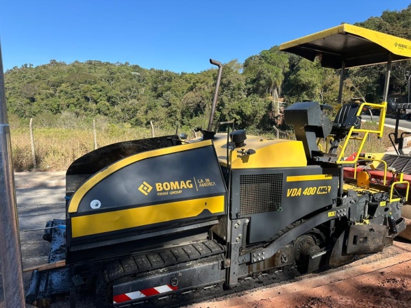 Vibroacabadora bomag VDA 400 MAX ano 2023