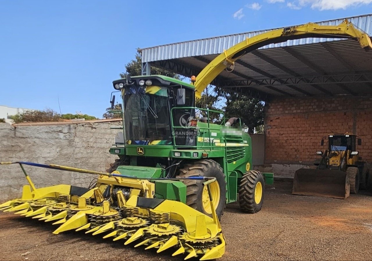 Forrageira Automotriz John Deere 7350 ano 2014