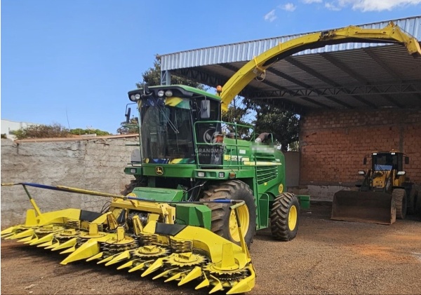 Forrageira Automotriz John Deere 7350 ano 2014