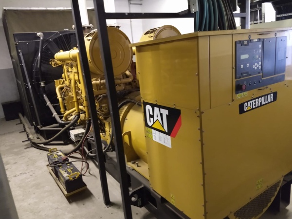 Gerador de Energia Caterpillar 1500 kVA ano 2010