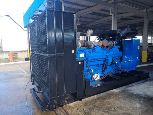 Gerador de Energia Otto Motores 2500 kVA ano 2005
