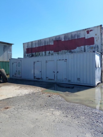 Gerador de Energia Caterpillar 2000 kVA ano 2015
