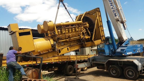 Gerador de Energia Caterpillar 2000 kVA ano 2005