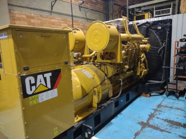 Gerador de Energia Caterpillar 1500 kVA ano 2010