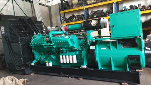 Gerador de Energia Cummins 1250 kVA ano 2005