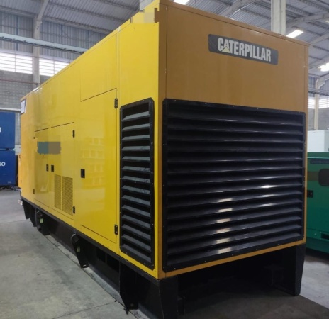 Gerador de Energia Caterpillar 900kva ano 2010 - 900kva - Outros