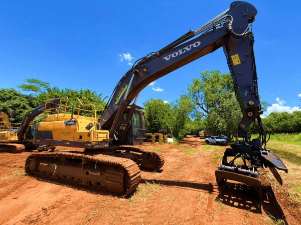 Escavadeira Volvo 380DL ano 2022