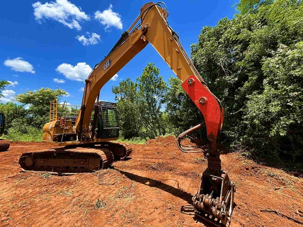 Escavadeira Caterpillar 318D2 ano 2021