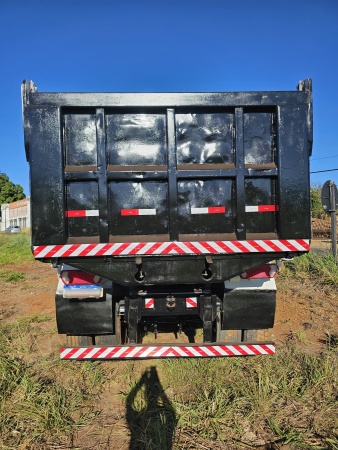 Caminhão Volkswagen VW 24280 ano 2015