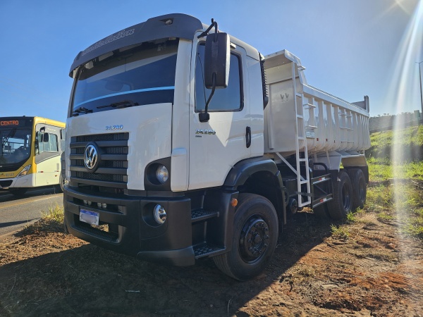 Caminhão Volkswagen VW 24280 ano 2015