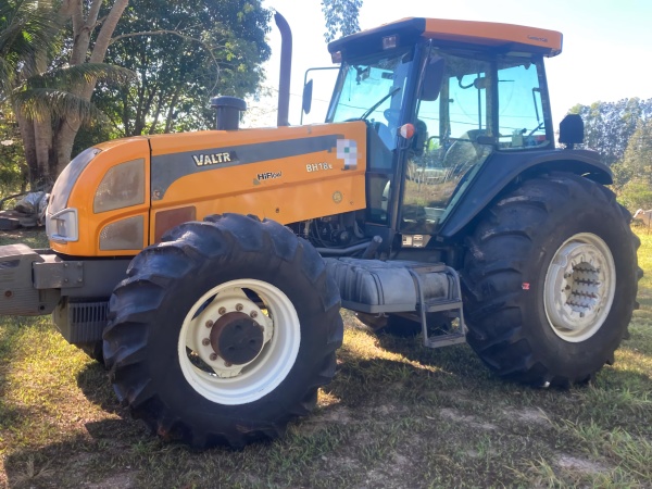 Trator Valtra BH180 - Máquinas Agrícolas