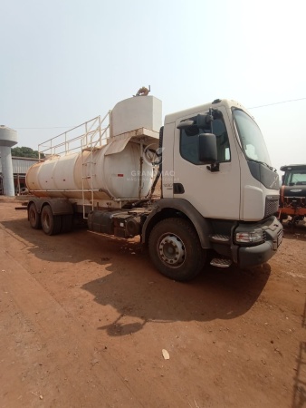 Caminhão Volvo VM330 ano 2015