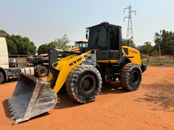 Pá Carregadeira New Holland W130 ano 2021