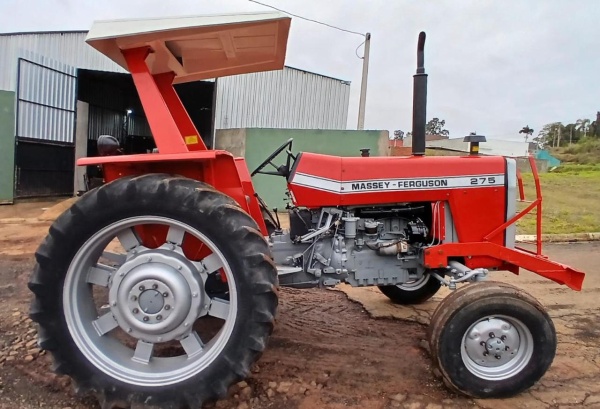 Trator Massey Ferguson MF 275 ano 1984