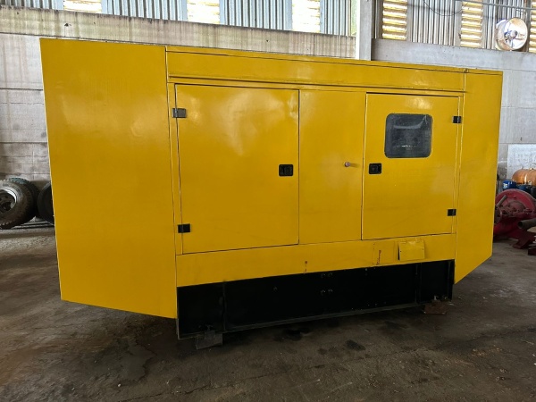Gerador de Energia Cummins 260 kVA ano 2009