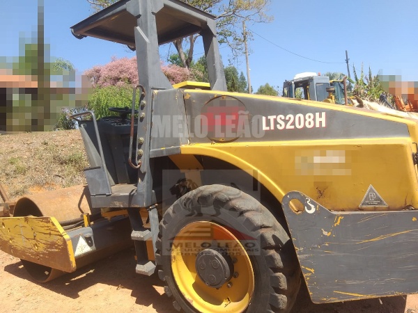 Rolo Compactador Yto LTS208H ano 2009