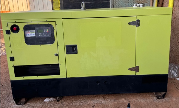 Gerador de Energia Pramac 50 kVA ano 2016 - 50 kVA - Outros