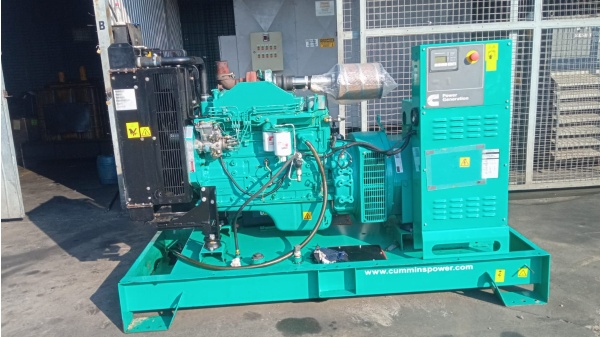 Gerador de Energia Cummins 170 kVA ano 2005