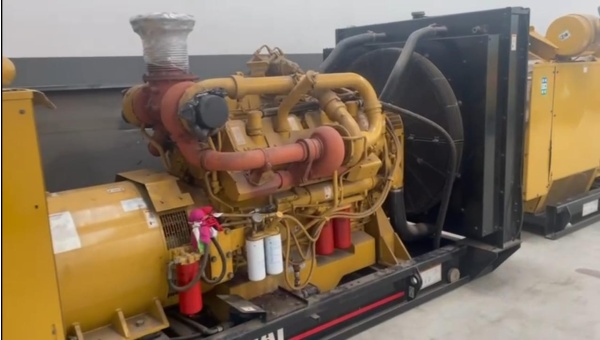 Gerador de Energia Caterpillar 1000 kVA ano 2001