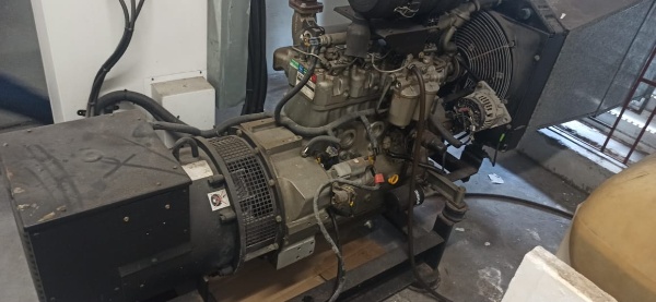 Gerador de Energia STEMAC 55 kVA ano 2010 - 55 kVA - Outros