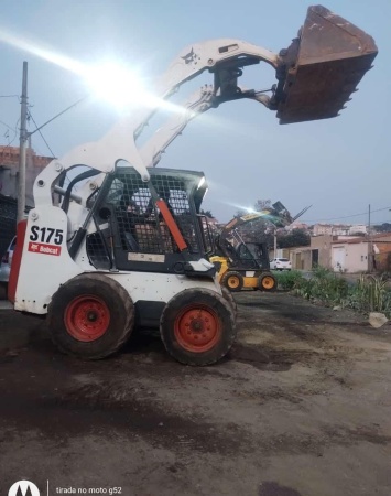 Mini Carregadeira Bobcat S175 ano 2011