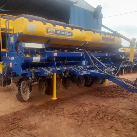 Plantadeira Tatu Marchesan Ultraflex ano 2020
