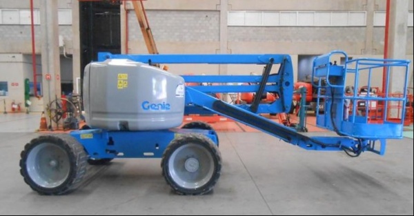 Plataforma Genie  Z-45/25J RT 4X2 ano 2011