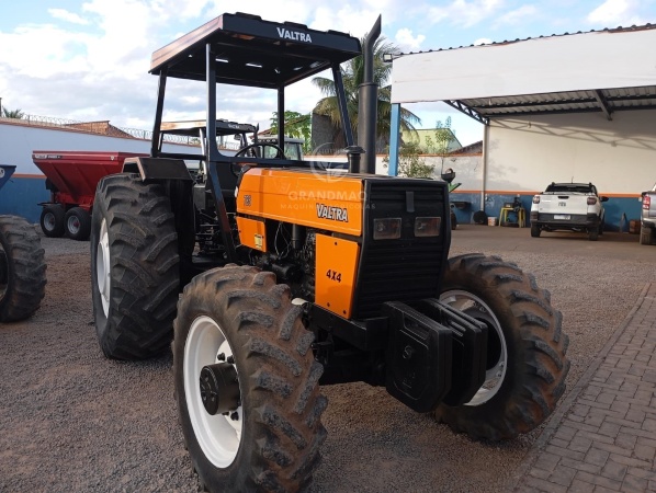 Trator Valtra V 785 ano 2006