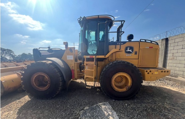 Pá Carregadeira John Deere 724K ano 2021 - 724K - Máquinas de Linha Amarela
