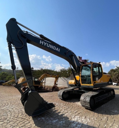 Escavadeira Hyundai R220LC-9 ano 2018 - R220LC-9 - Máquinas de Linha Amarela