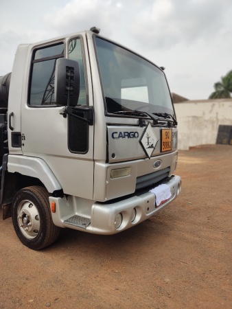 Caminhão Ford CARGO 815 E ano 2009