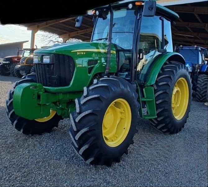 Trator John Deere 5078 E ano 2017