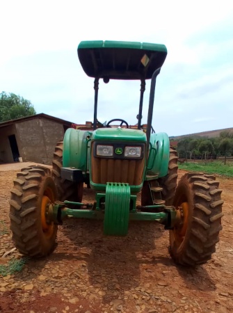 Trator John Deere 5055E ano 2018