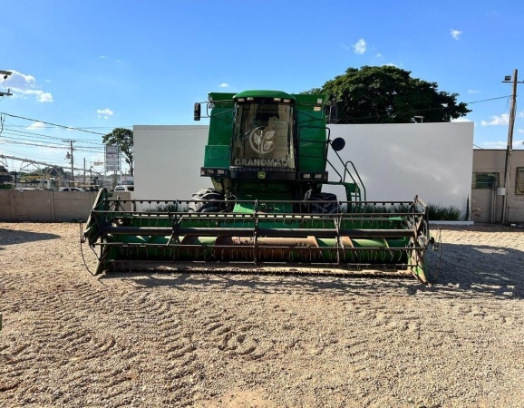 Colheitadeira John Deere 1450 ano 2003