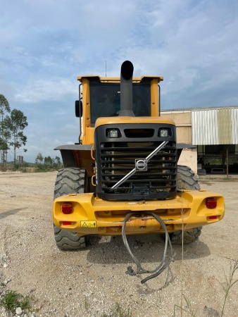 Pá Carregadeira Volvo L60F - Máquinas de Linha Amarela