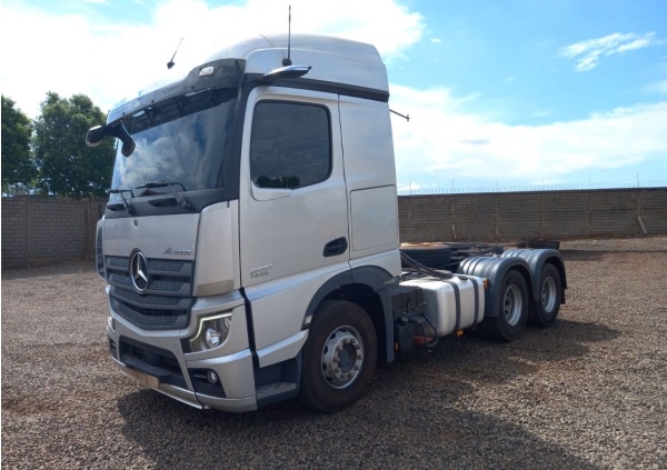 Caminhão Mercedes Benz Actros 2651 ano 2022 - Actros 2651 - Caminhões e Carretas