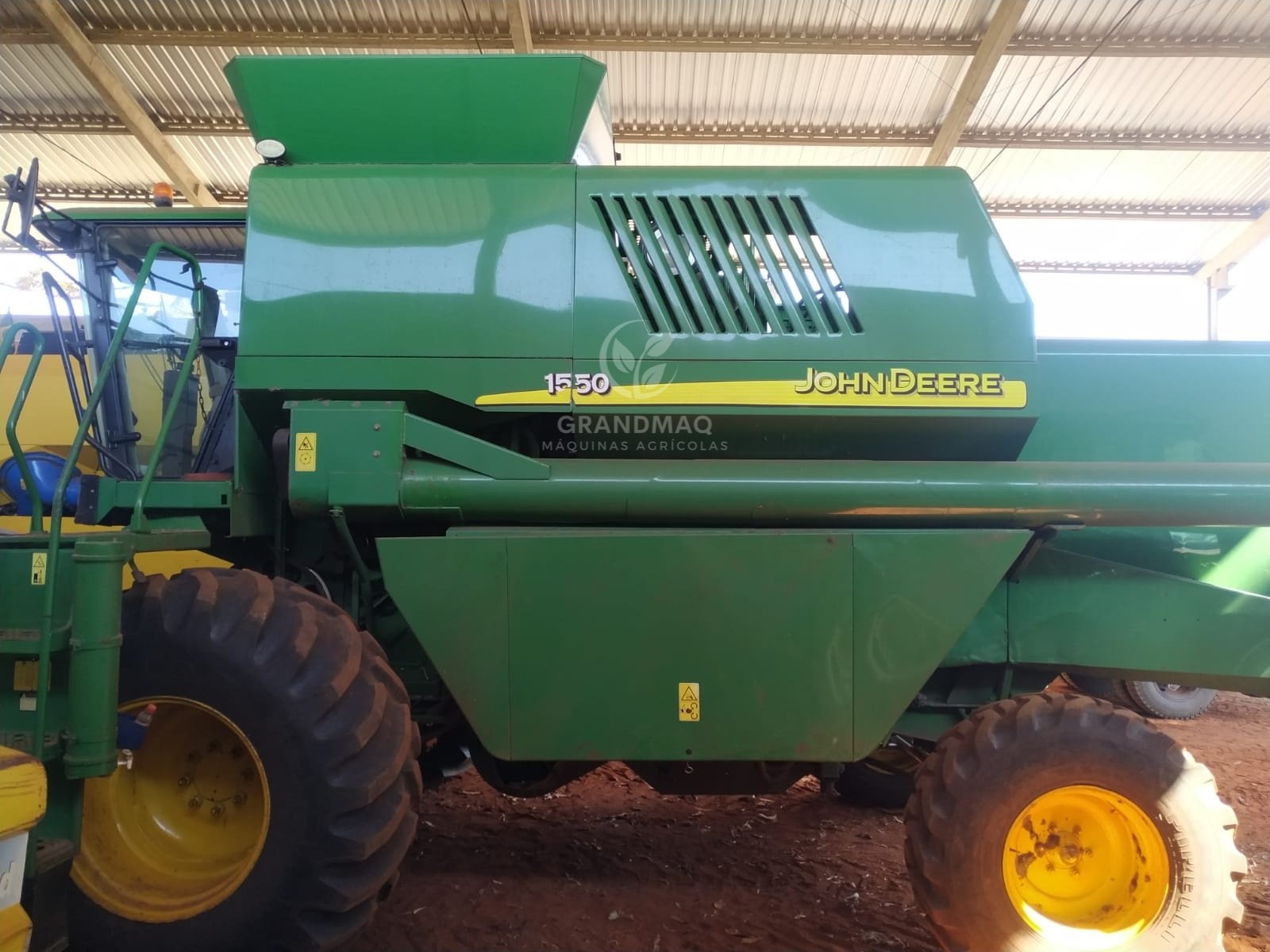 Colheitadeira John Deere 1550 ano 2008