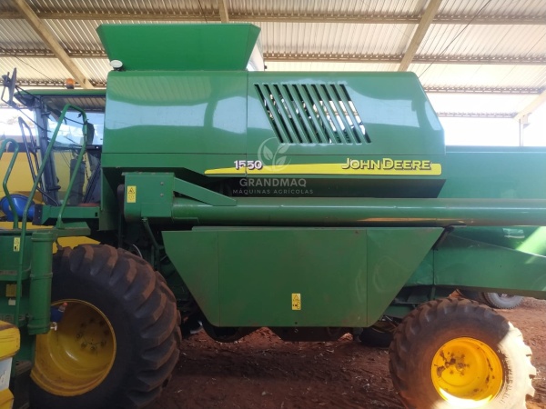 Colheitadeira John Deere 1550 ano 2008
