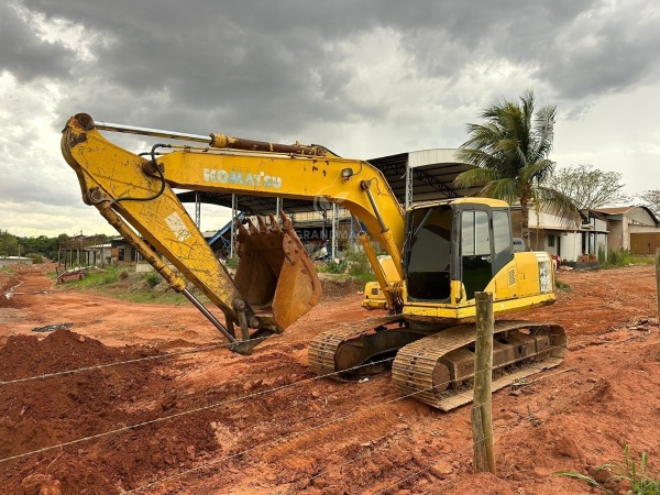 Escavadeira Komatsu PC160 ano 2008