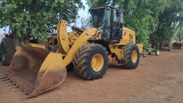Pá Carregadeira Caterpillar 938k ano 2019 - Máquinas de Linha Amarela