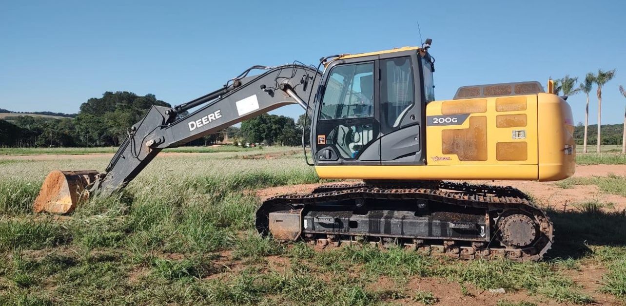 Escavadeira John Deere 200G ano 2021