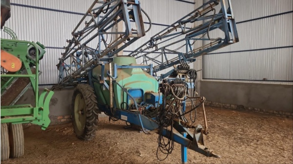 Pulverizador Montana RANGER 2000 ano 2008