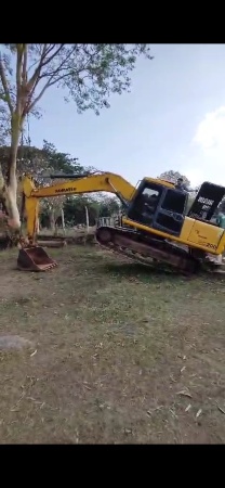 Escavadeira Komatsu PC200 ano 2004