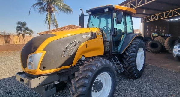 Trator Valtra BM 110 ano 2016