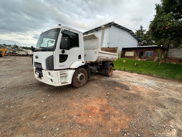 Caminhão Ford CARGO 1519 E Turbo ano 2013