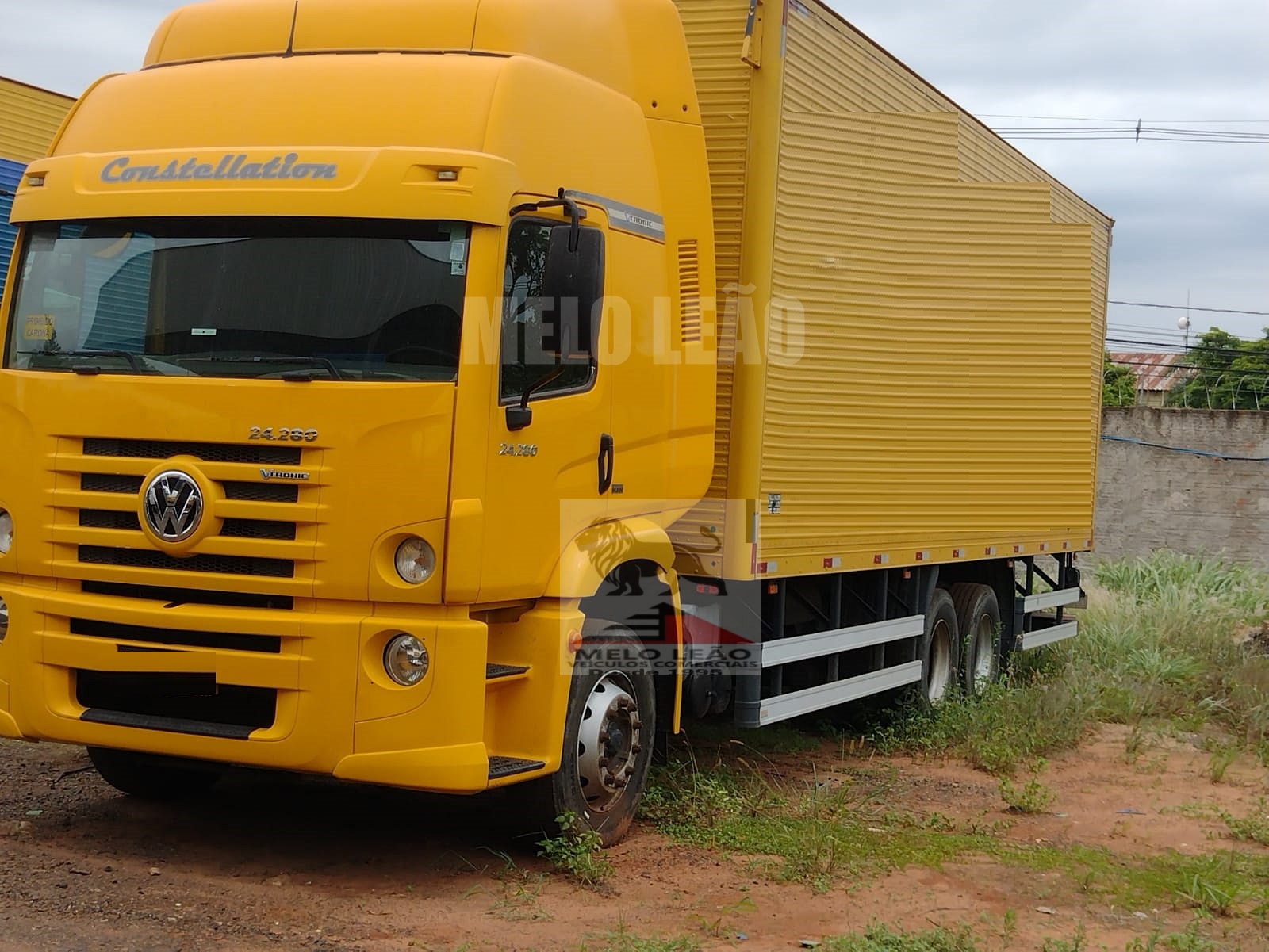 Caminhão Volkswagen 24.280 6X2