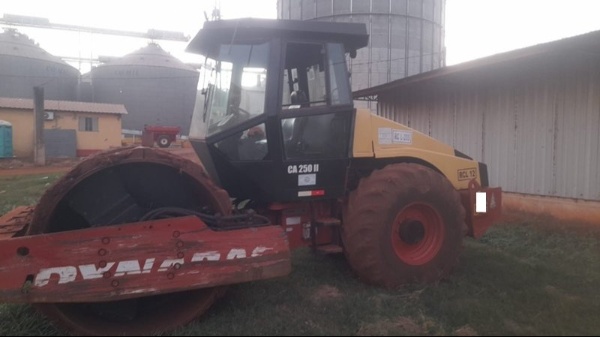 Rolo Compactador Dynapac CA250 PD ano 2011