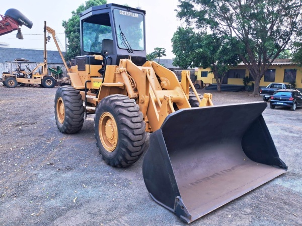 Pá Carregadeira Caterpillar 930T ano 1994 - 930T - Máquinas de Linha Amarela